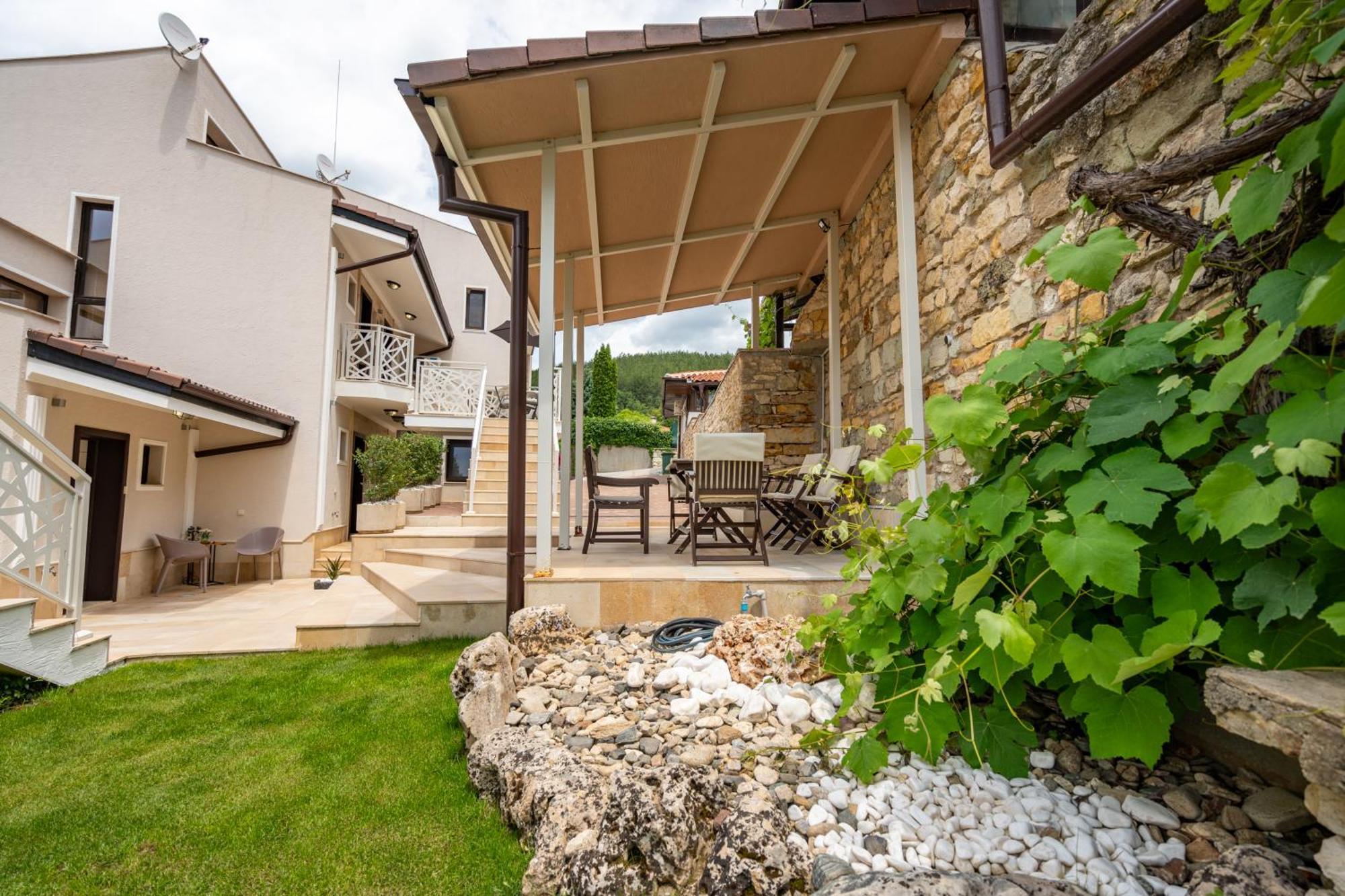 Club Houses Stefvall Glavatartsi Exterior photo